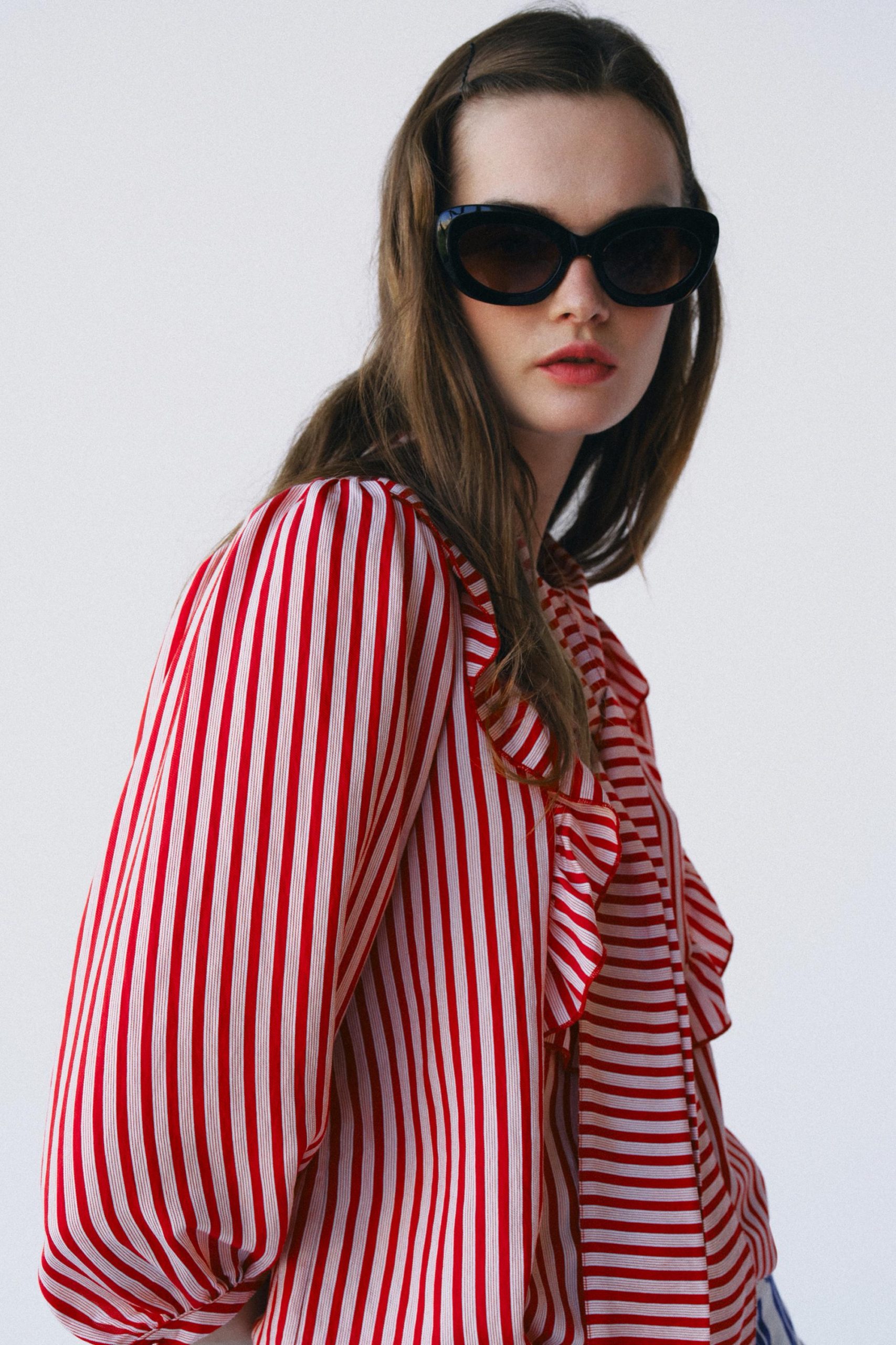 STRIPED BOW SHIRT